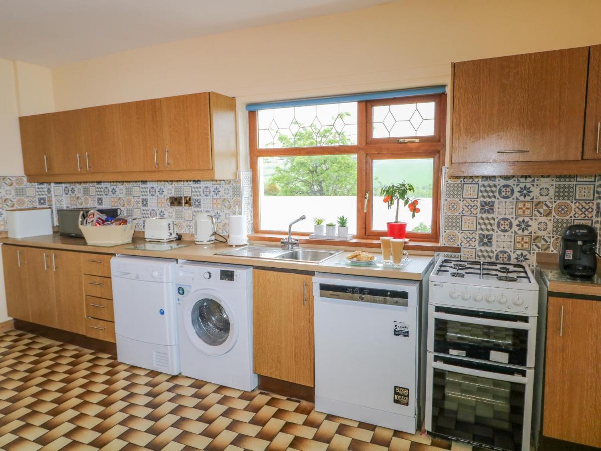 Annie'S Place Villa Newry Bagian luar foto
