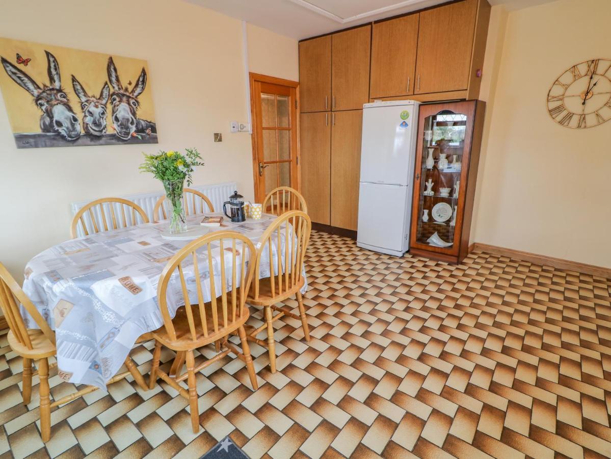 Annie'S Place Villa Newry Bagian luar foto
